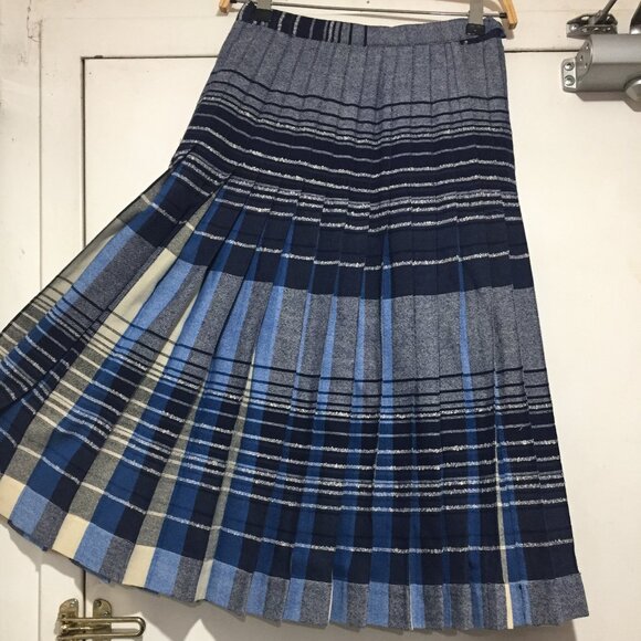 VINTAGE HIGHLAND QUEEN REVERSIBLE WOOL PLAID PLEATED SKIRTS SIZE 10 - Picture 8 of 12